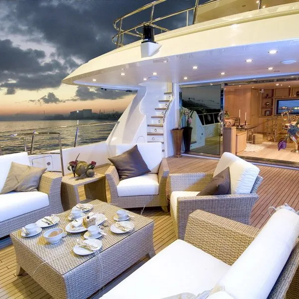 Luxury Bandido Yacht 90 motor yacht rental in Puerto Banús, Marbella – exclusive yacht charter
