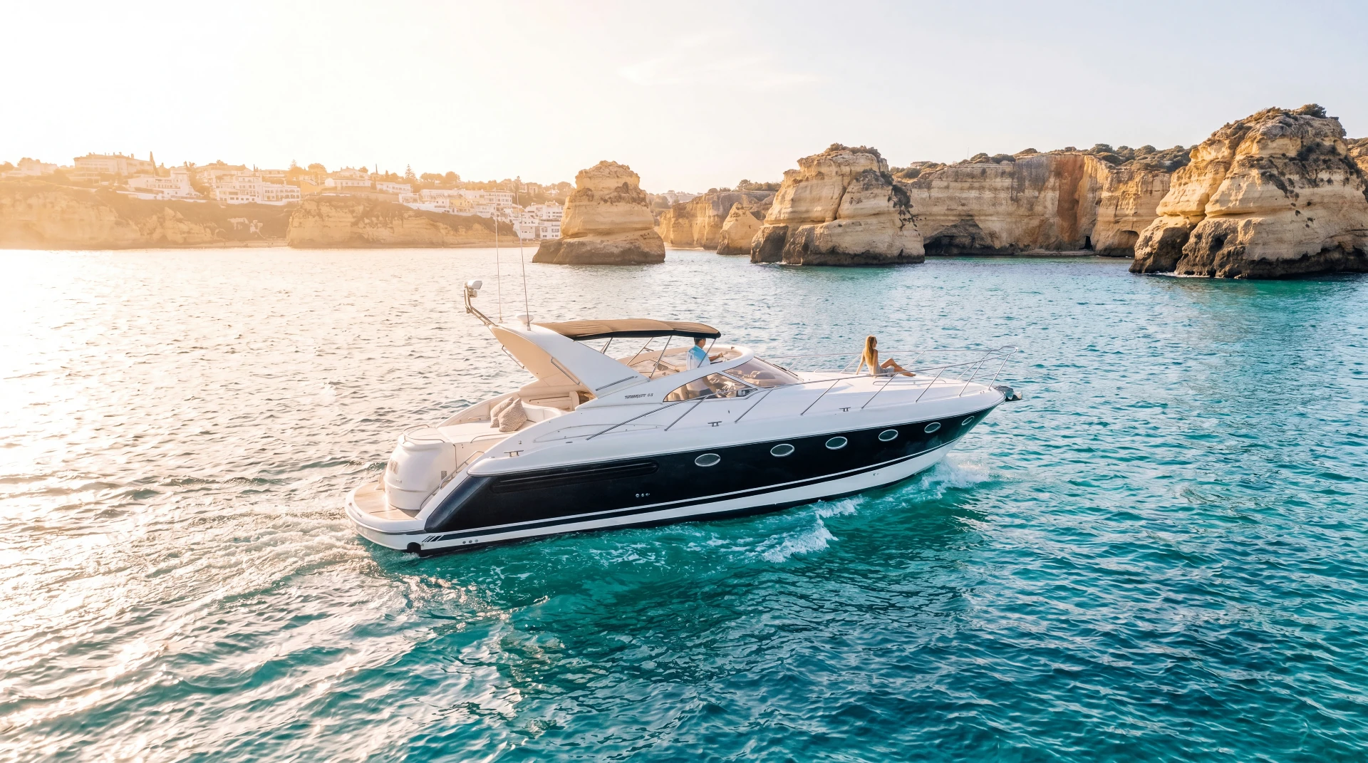 Alquiler de yate de motor de lujo Fairline Targa 43 en Puerto Banús, Marbella – charter exclusivo