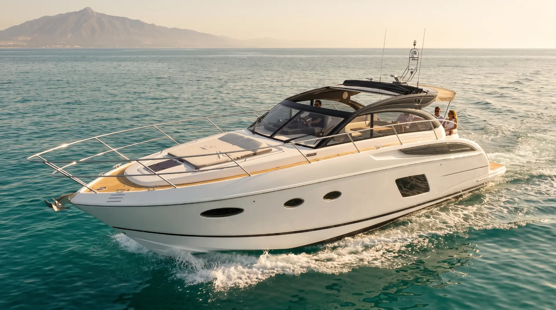 Lyxig Princess V48 motoryachtuthyrning i Puerto Banús, Marbella – exklusiv yachtcharter