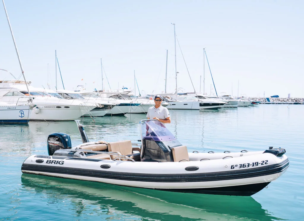 Alquiler de yate de motor de lujo Sports Cruiser en Puerto Banús, Marbella – charter exclusivo