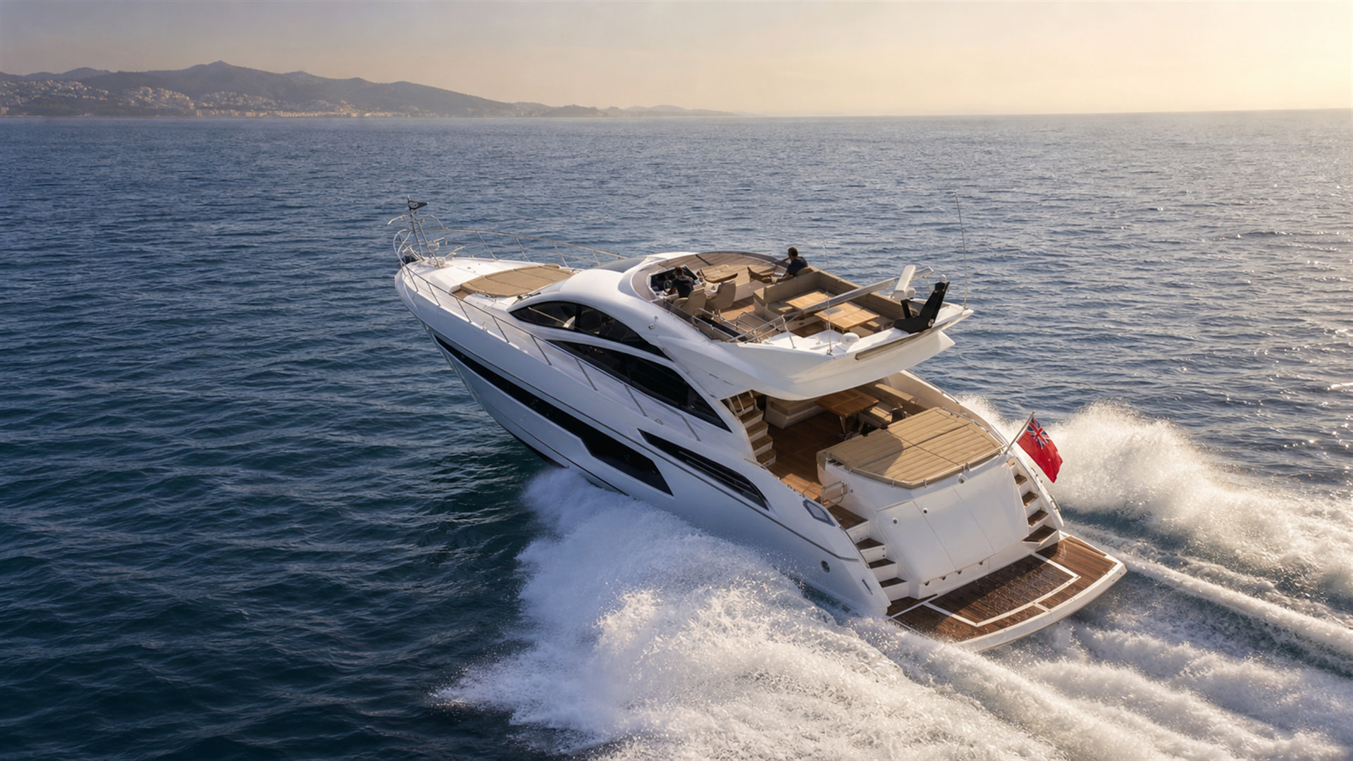 Lyxig Sunseeker 68 motoryachtuthyrning i Puerto Banús, Marbella – exklusiv yachtcharter