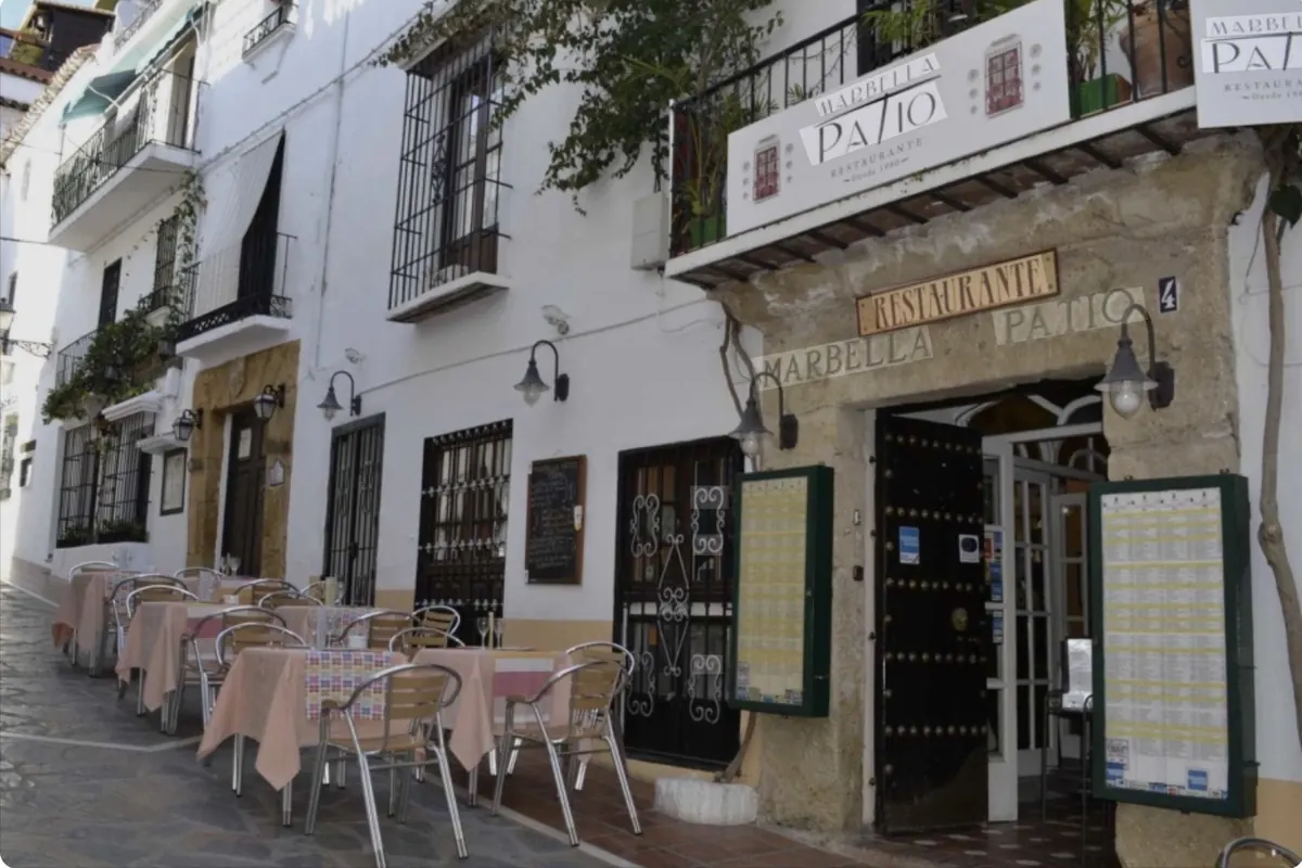Historisk andalusisk patio-matupplevelse på Restaurante Marbella Patio i Gamla Stan, Marbella Historisk andalusisk patio-matupplevelse på Restaurante Marbella Patio i Gamla Stan, Marbella